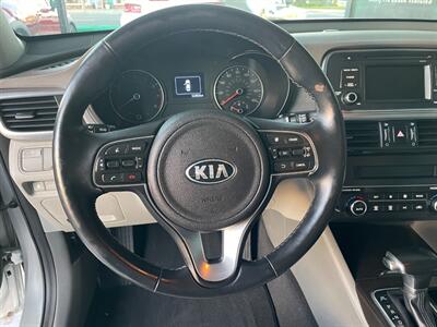 2016 Kia Optima EX   - Photo 20 - Orange, CA 92868