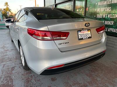 2016 Kia Optima EX   - Photo 7 - Orange, CA 92868