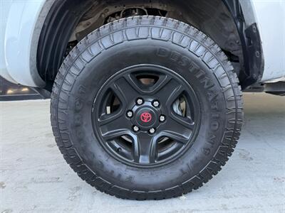 2005 Toyota Tacoma PreRunner V6   - Photo 33 - Orange, CA 92868