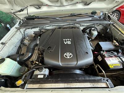 2005 Toyota Tacoma PreRunner V6   - Photo 32 - Orange, CA 92868