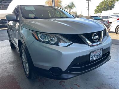 2017 Nissan Rogue Sport S   - Photo 9 - Orange, CA 92868