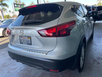 2017 Nissan Rogue Sport S   - Photo 11 - Orange, CA 92868