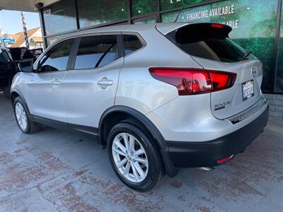 2017 Nissan Rogue Sport S   - Photo 6 - Orange, CA 92868