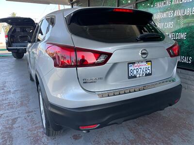 2017 Nissan Rogue Sport S   - Photo 7 - Orange, CA 92868