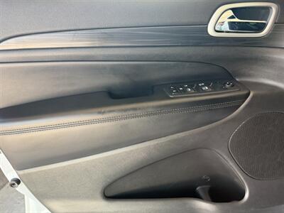 2020 Jeep Grand Cherokee Laredo E   - Photo 23 - Orange, CA 92868