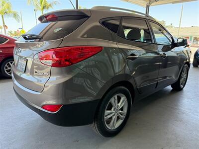 2011 Hyundai TUCSON GLS   - Photo 10 - Orange, CA 92868