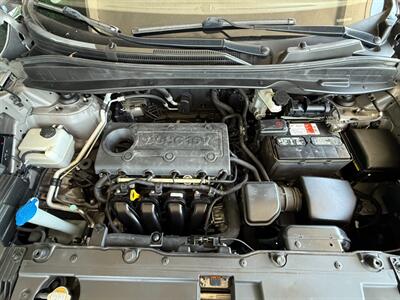 2011 Hyundai TUCSON GLS   - Photo 32 - Orange, CA 92868