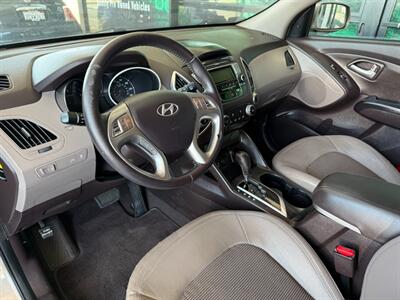 2011 Hyundai TUCSON GLS   - Photo 16 - Orange, CA 92868