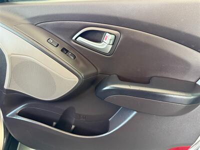 2011 Hyundai TUCSON GLS   - Photo 26 - Orange, CA 92868