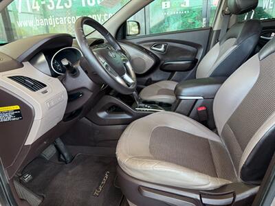 2011 Hyundai TUCSON GLS   - Photo 17 - Orange, CA 92868