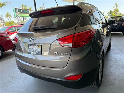 2011 Hyundai TUCSON GLS   - Photo 11 - Orange, CA 92868
