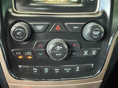 2017 Jeep Grand Cherokee Laredo   - Photo 32 - Orange, CA 92868