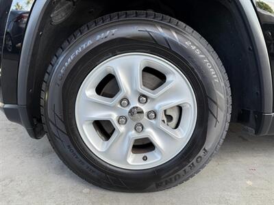 2017 Jeep Grand Cherokee Laredo   - Photo 37 - Orange, CA 92868