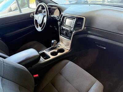 2017 Jeep Grand Cherokee Laredo   - Photo 27 - Orange, CA 92868