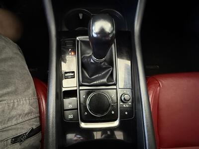 2022 Mazda Mazda3 Hatchback Premium - Photo 34 - Orange, CA 92868