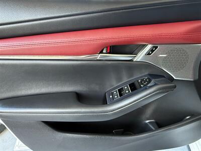 2022 Mazda Mazda3 Hatchback Premium - Photo 24 - Orange, CA 92868