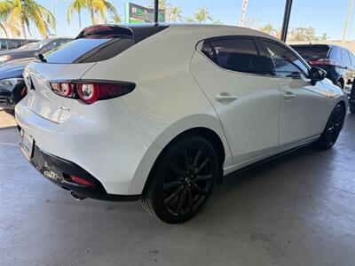 2022 Mazda Mazda3 Hatchback Premium - Photo 10 - Orange, CA 92868