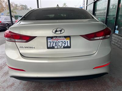 2017 Hyundai ELANTRA SE   - Photo 14 - Orange, CA 92868