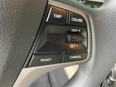 2017 Hyundai ELANTRA SE   - Photo 23 - Orange, CA 92868