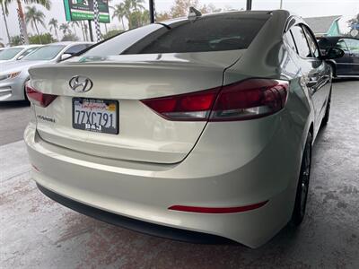 2017 Hyundai ELANTRA SE   - Photo 11 - Orange, CA 92868