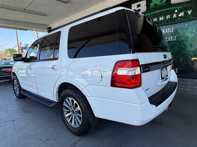 2017 Ford Expedition XLT - Photo 4 - Orange, CA 92868