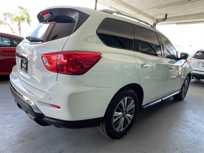 2020 Nissan Pathfinder SL   - Photo 10 - Orange, CA 92868