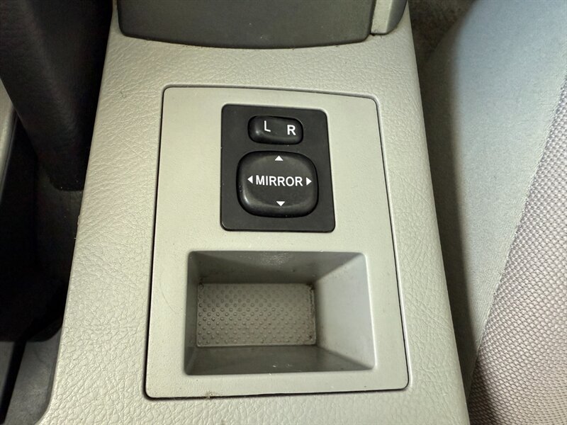 2006 Toyota RAV4 photo 28
