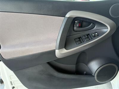 2006 Toyota RAV4   - Photo 20 - Orange, CA 92868