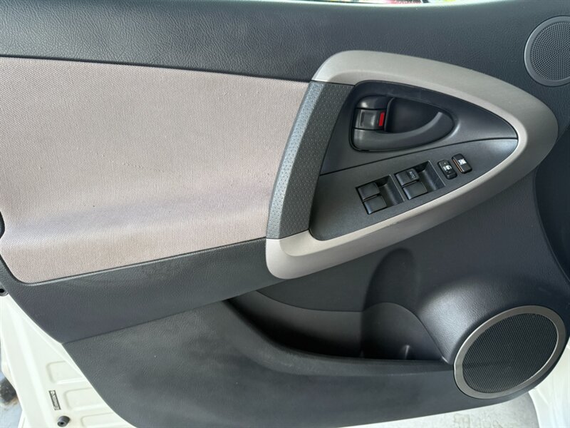 2006 Toyota RAV4 photo 18
