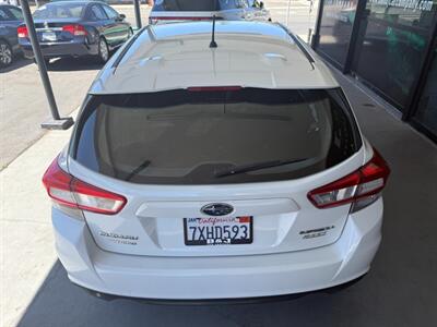 2017 Subaru Impreza 2.0i   - Photo 15 - Orange, CA 92868