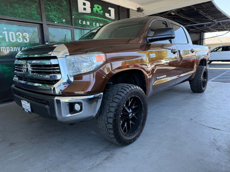 2017 Toyota Tundra SR5   - Photo 1 - Orange, CA 92868