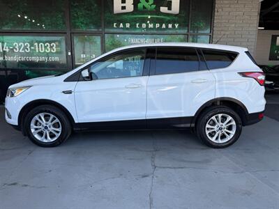 2017 Ford Escape SE - Photo 4 - Orange, CA 92868