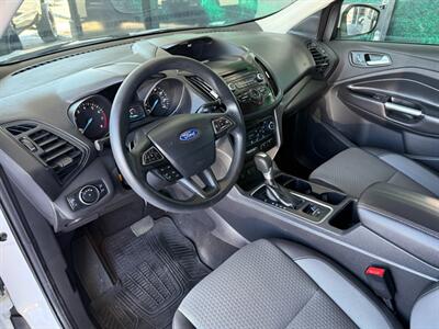 2017 Ford Escape SE - Photo 16 - Orange, CA 92868