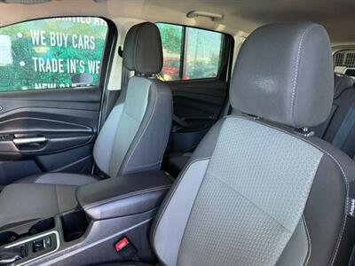 2017 Ford Escape SE - Photo 18 - Orange, CA 92868