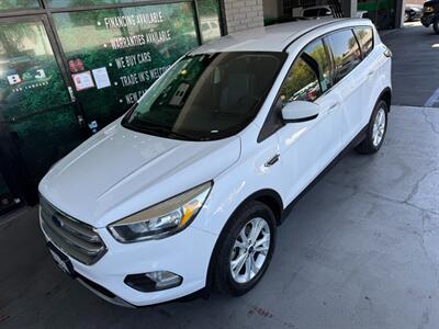 2017 Ford Escape SE - Photo 2 - Orange, CA 92868