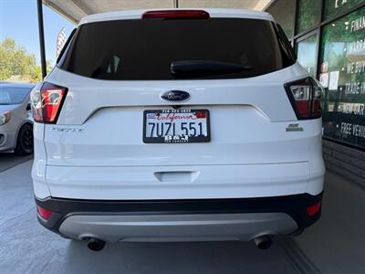 2017 Ford Escape SE - Photo 14 - Orange, CA 92868