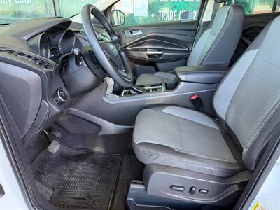 2017 Ford Escape SE - Photo 17 - Orange, CA 92868