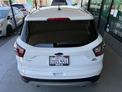 2017 Ford Escape SE - Photo 15 - Orange, CA 92868