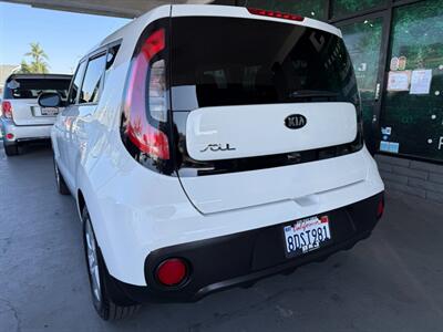 2018 Kia Soul   - Photo 6 - Orange, CA 92868