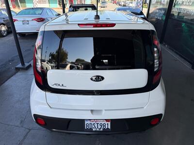 2018 Kia Soul   - Photo 14 - Orange, CA 92868