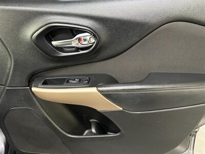 2018 Jeep Cherokee Latitude   - Photo 27 - Orange, CA 92868