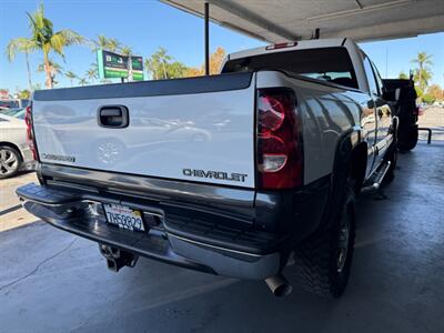 2004 Chevrolet Silverado 2500HD LS   - Photo 11 - Orange, CA 92868