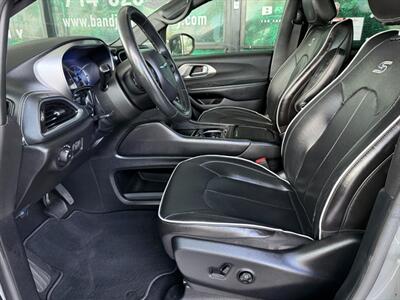 2021 Chrysler Pacifica Hybrid Limited   - Photo 16 - Orange, CA 92868