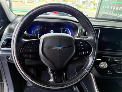2021 Chrysler Pacifica Hybrid Limited   - Photo 19 - Orange, CA 92868