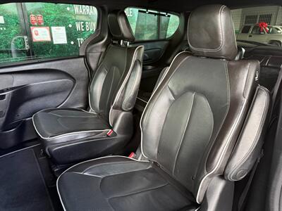 2021 Chrysler Pacifica Hybrid Limited   - Photo 25 - Orange, CA 92868