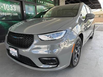2021 Chrysler Pacifica Hybrid Limited   - Photo 3 - Orange, CA 92868