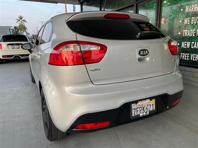 2014 Kia Rio 5-Door LX   - Photo 7 - Orange, CA 92868