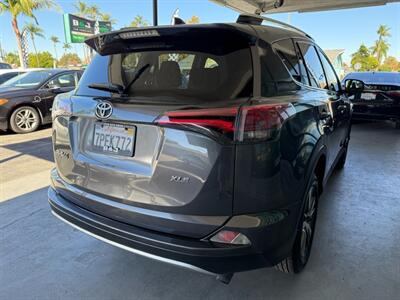 2016 Toyota RAV4 XLE   - Photo 11 - Orange, CA 92868