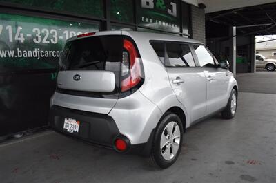 2014 Kia Soul   - Photo 7 - Orange, CA 92868