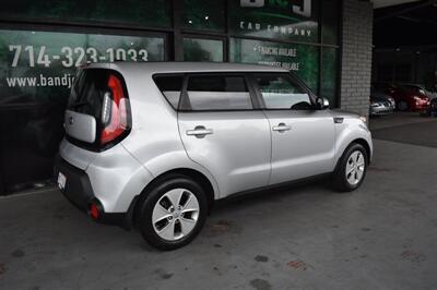 2014 Kia Soul   - Photo 8 - Orange, CA 92868